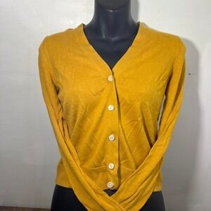 Y2K core banana republic XS button up to, yellow cozy sweater